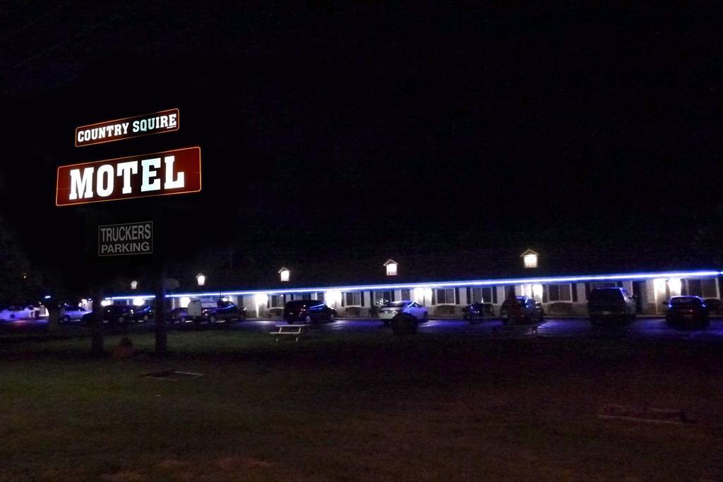 Country Squire Motel