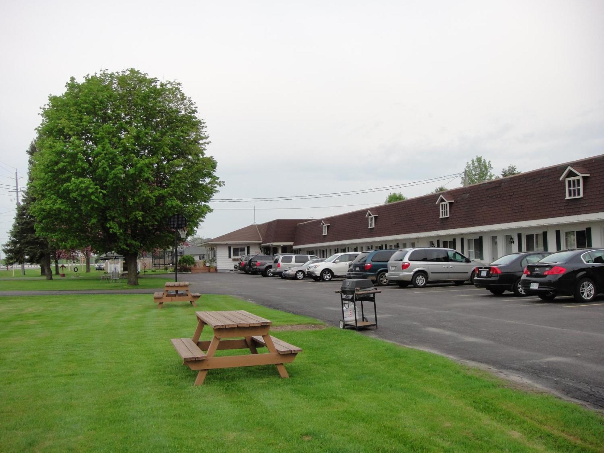 Country Squire 2* Arnprior