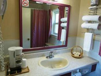 Country Squire Motel