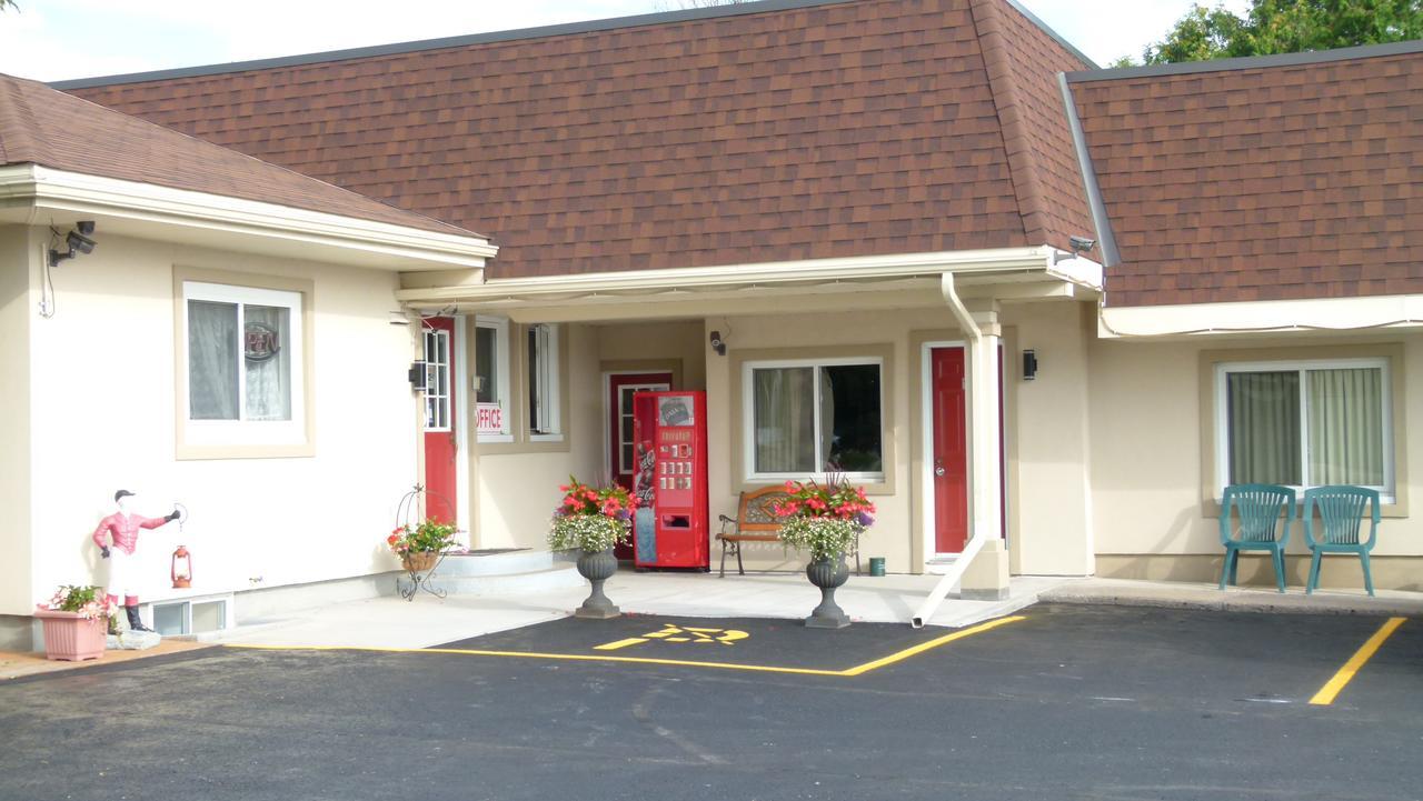 Country Squire Motel 2*