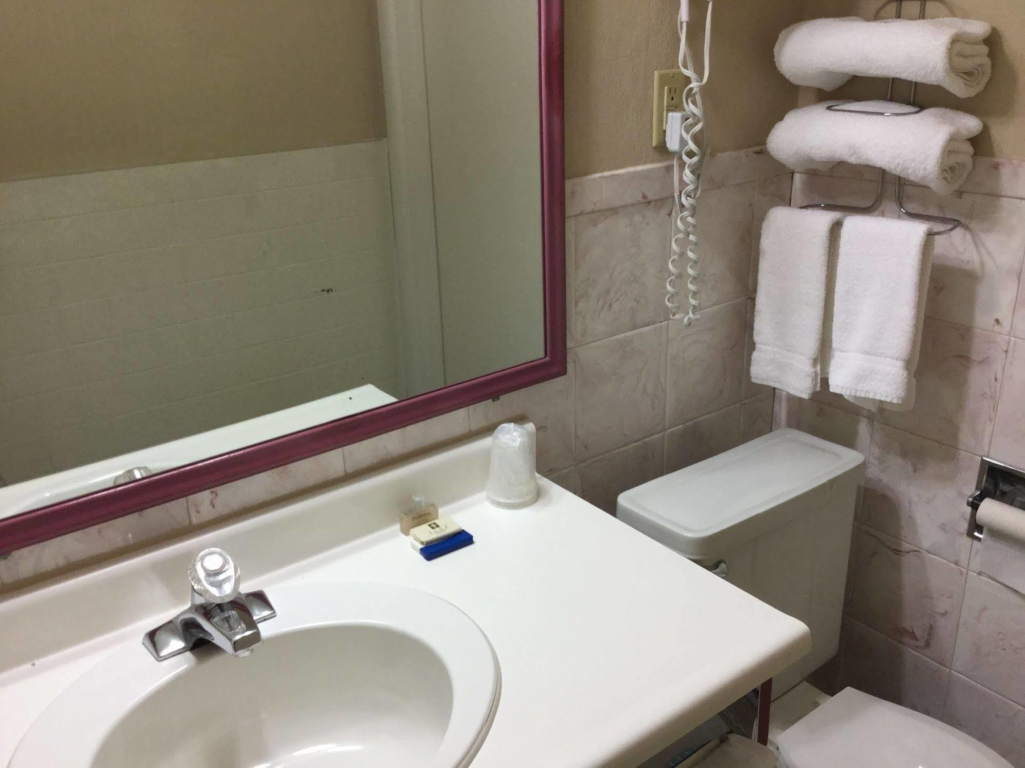 Country Squire Motel Arnprior