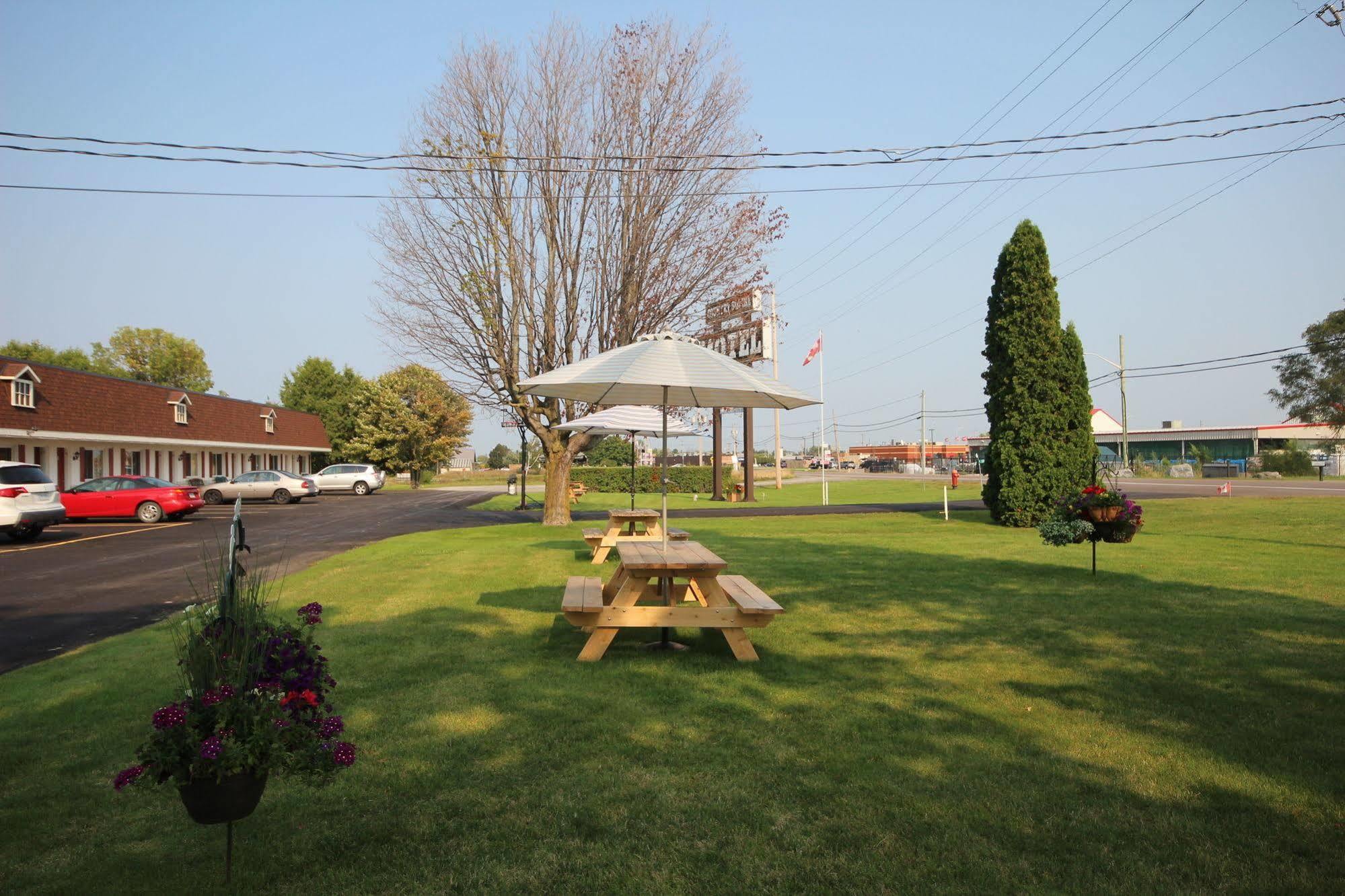 Country Squire Arnprior